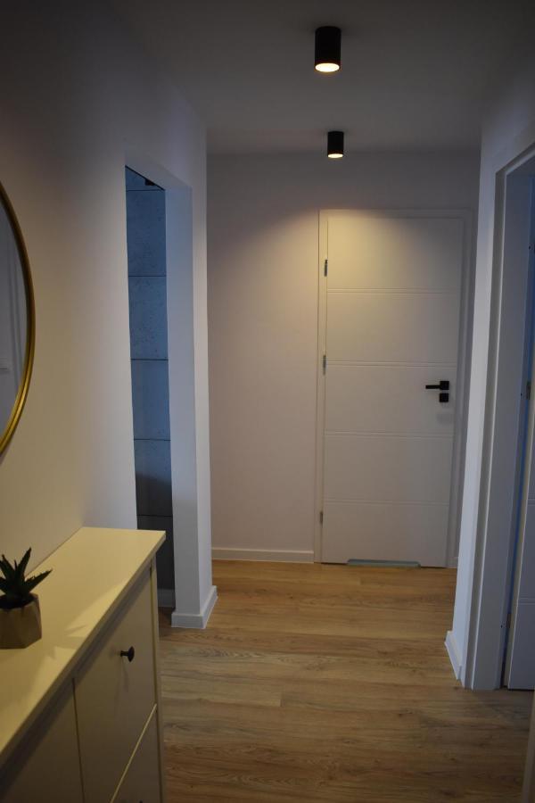Apartament W Centrum Przy Parku Na Wyspie Piła Exterior foto