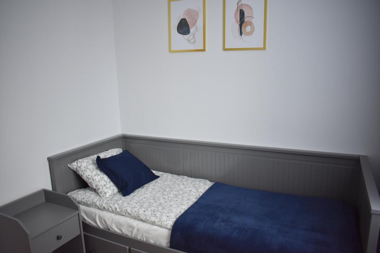 Apartament W Centrum Przy Parku Na Wyspie Piła Exterior foto